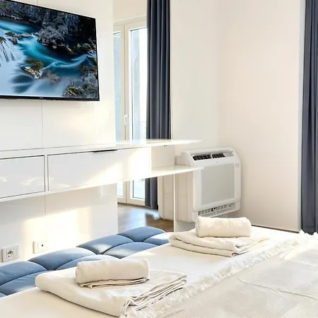 Appartement Skyline Penthouse At Iliyonis Catamaran Vi *