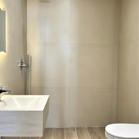 Skyline Penthouse At Iliyonis Catamaran Vi Appartement
